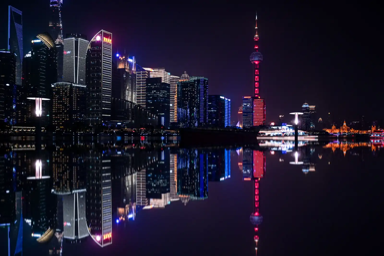 生产执行软件光盘与云端部署方案的成本效益对比分析